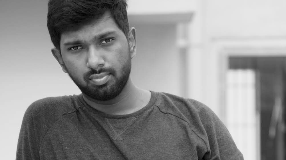 A screenshot of https://twitter.com/0xvignesh